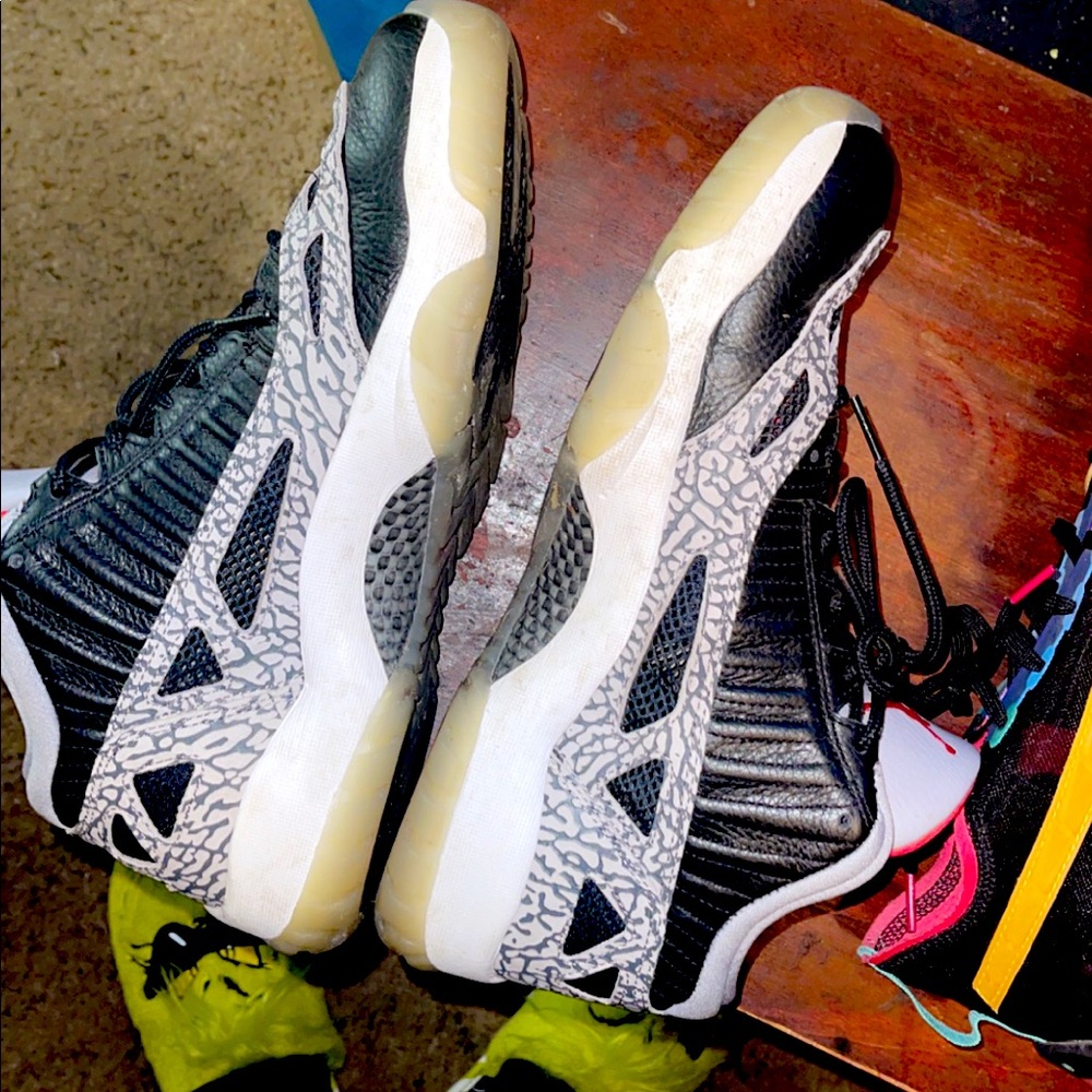 Retro Jordan 11 lows